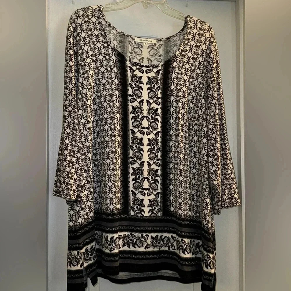 Rose + Olive 3/4 Sleeve Blouse